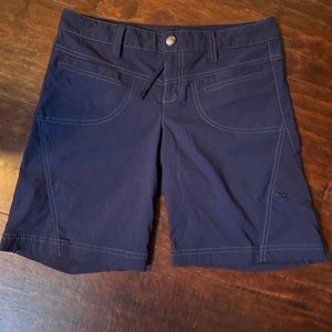 ATHLETA Stretch Nylon Bermuda Hiking Board Shorts {739410) Women’s 2 Navy.